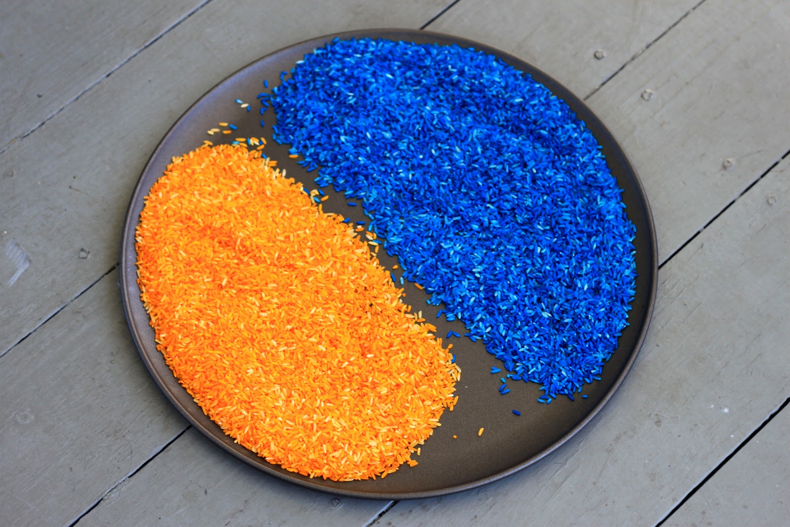 sensible-sensory-playing-with-dyed-rice