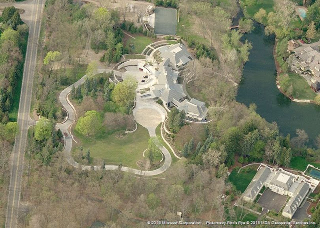 Side View of Mansion of the late billionaire William Davidson. House of the Late Detroit Pistons Billionaire Owner William Davidson.