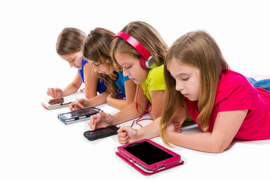 Benarkah Smartphone Merusak Otak Anak? Ini Penjelasanya! Benarkah Smartphone Merusak Otak Anak? Ini Penjelasanya!