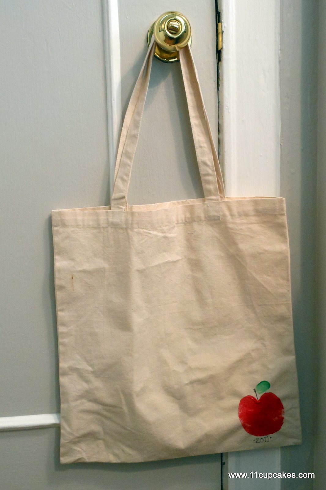 Apple Picking Party: Apple Stamped Totes