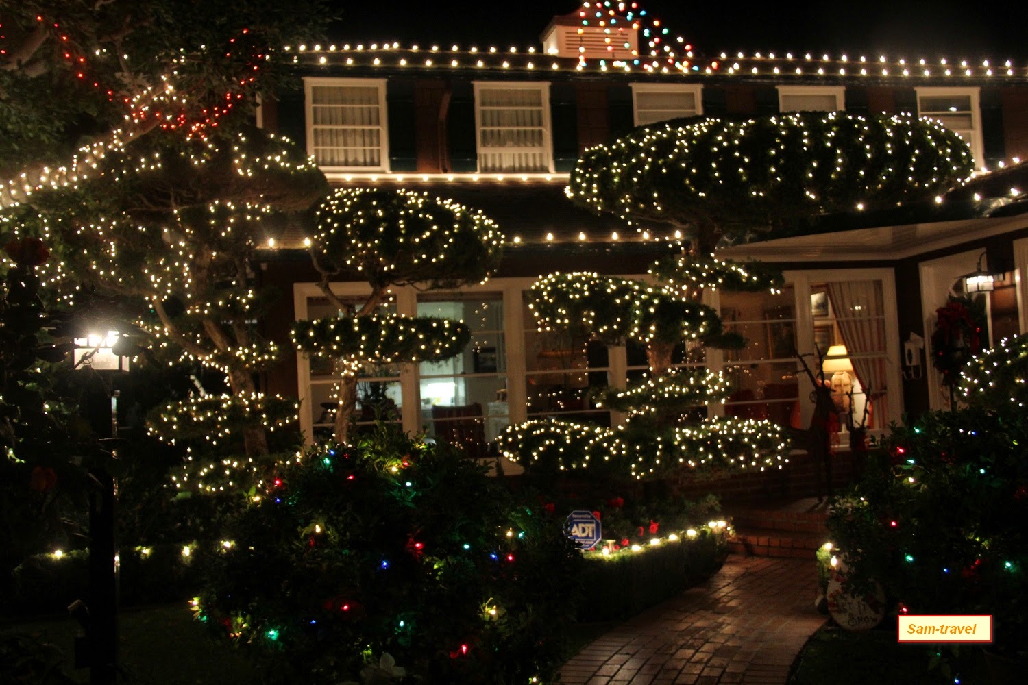 рождество в америке дома. рождество в америке видео. рождественские дома в америке. рождество в сша. украшение домов в сша на рождество.
