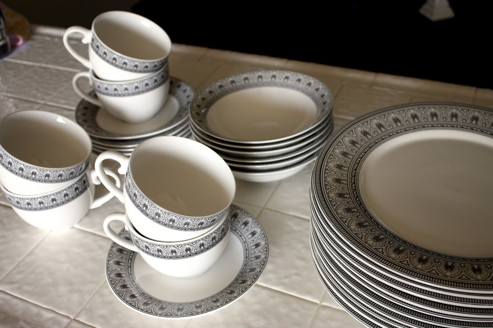 grace & goodwill Thrifting Thursday Everyday Dishes