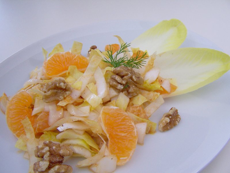 Lecker Bentos und mehr: Fruchtiger Chicoree-Salat