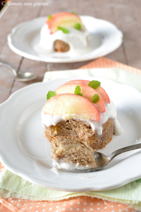 gâteau aux pêches et crème coco sans oeuf, sans lactose, sans gluten