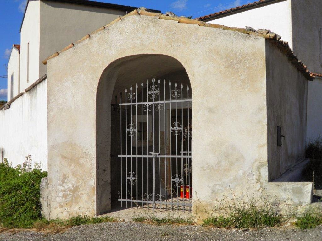 Tabernacoli italiani San Benedetto in Perillis. Madonna del Carmine