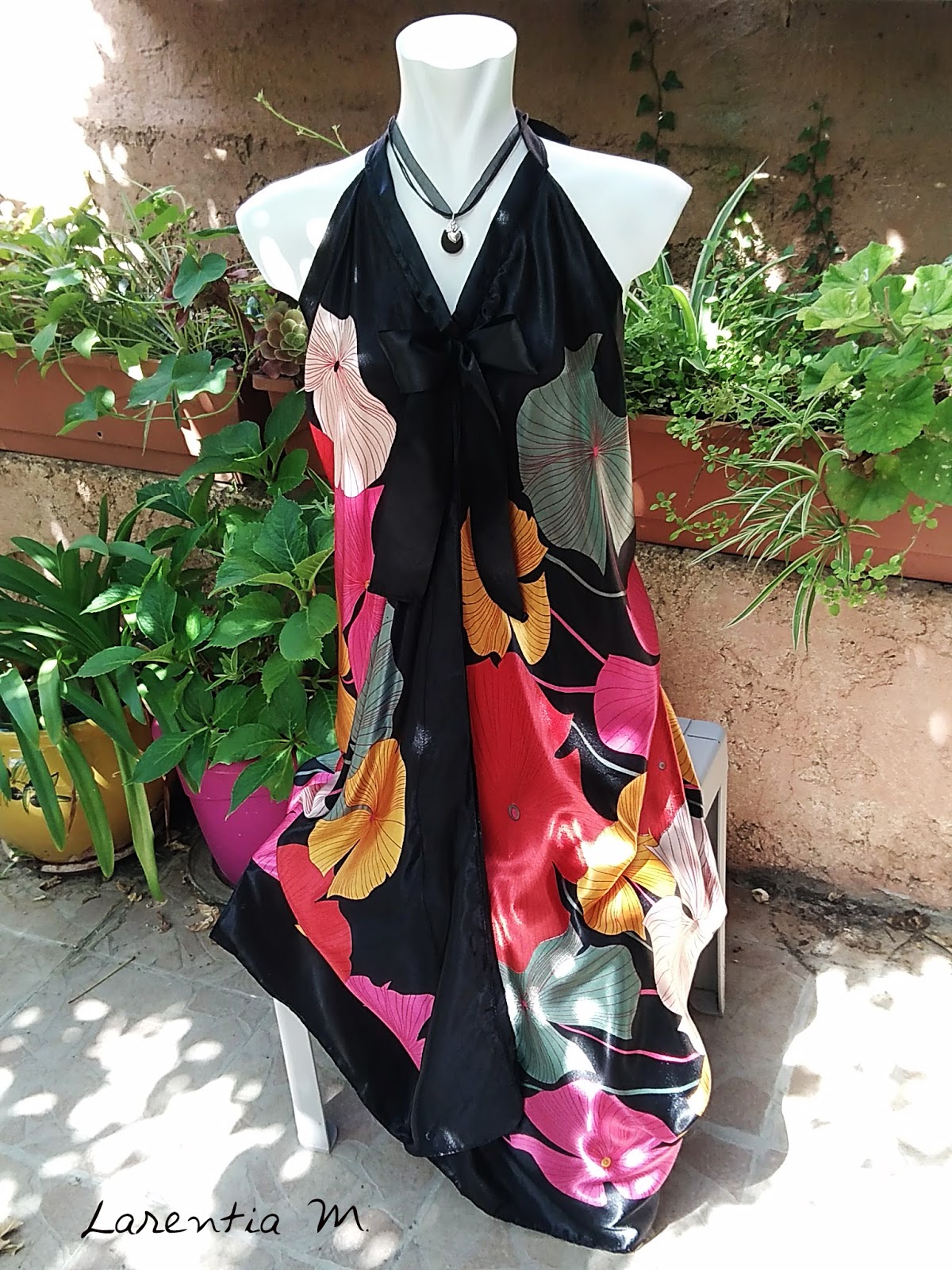 Larentia M. Comment fabriquer une robe à partir de 2 foulards