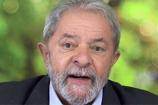 Lewandowski autoriza Lula a dar entrevista a jornal e discute "necessidade da prisão" Lewandowski autoriza Lula a dar entrevista a jornal e discute "necessidade da prisão"