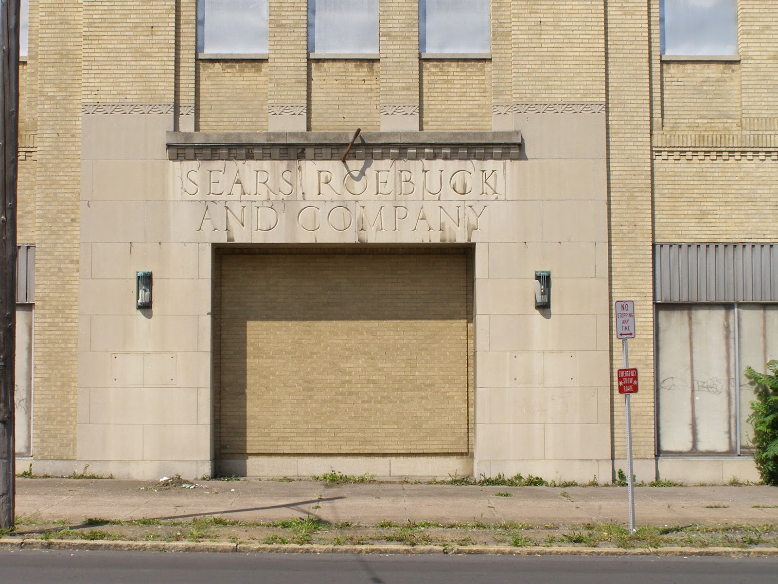 My Central New York: Deco Delights: Sears Building Awaits a Better Future - or Demolition