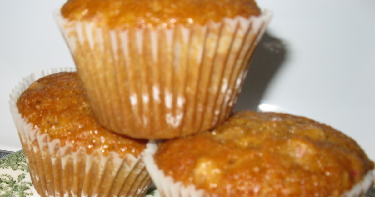 Thel's Kitchen: Rhubarb Muffins