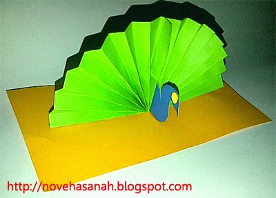 karya anak: Cara Membuat Kerajinan Tangan Burung Merak dari Kertas