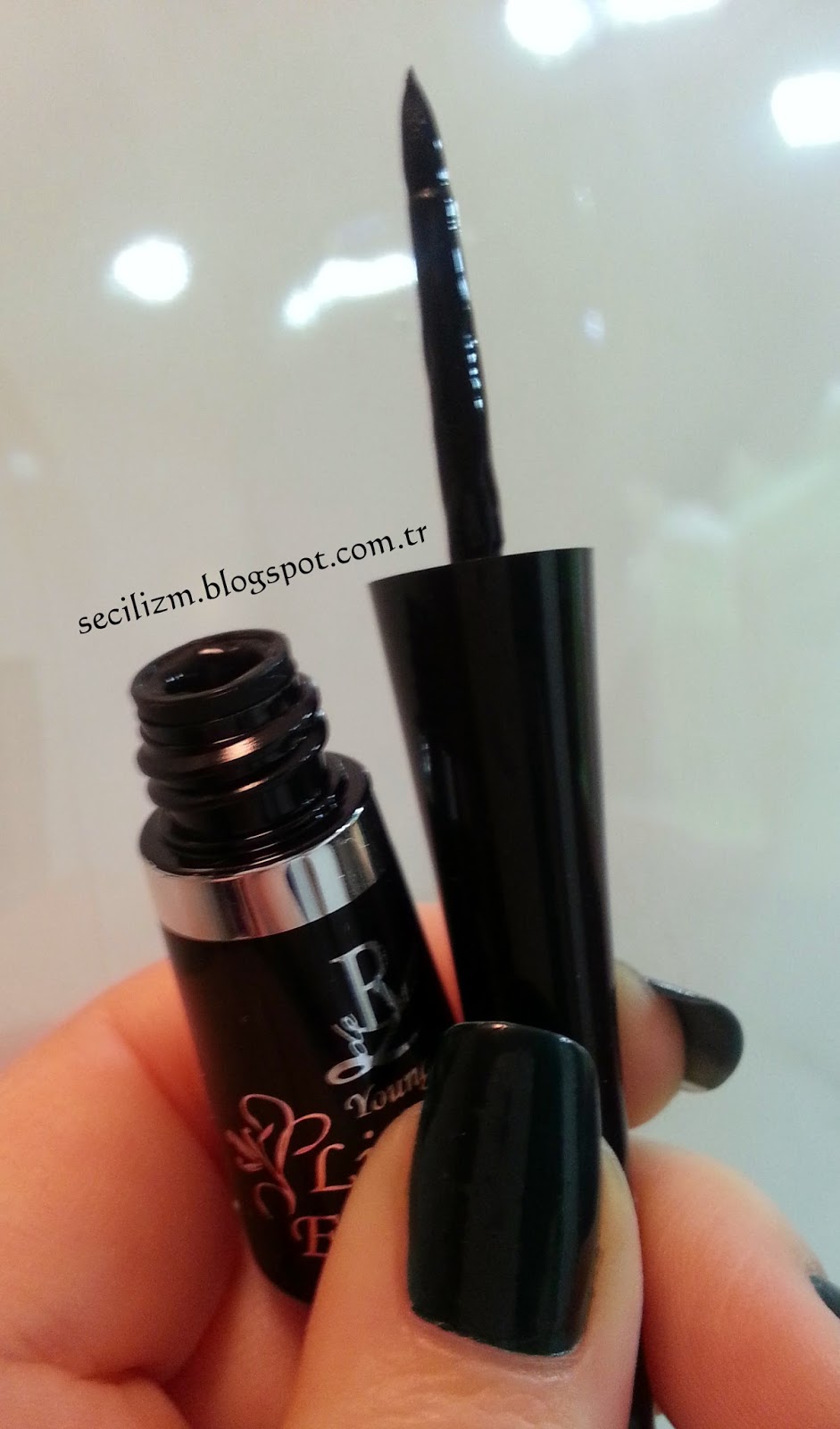 Secilizm Rival De Loop Young Liquid Eyeliner