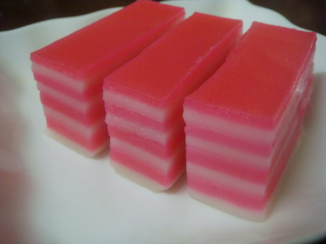 Steam Layer Rice Cake (Kuih Lapis) - Vera's Kitchen