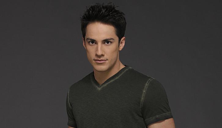 Roswell - Michael Trevino to Co-Star in The CW Reboot Pilot