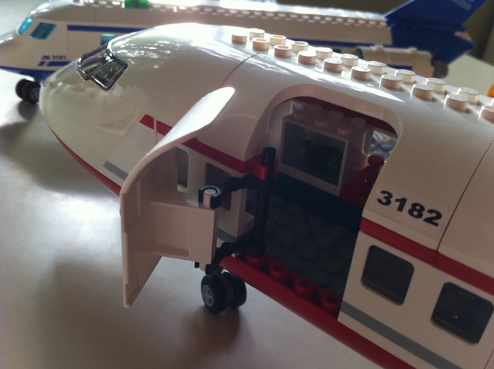 Lego Dado: Building Lego Airplanes - REVIEW of 3181 & 3182
