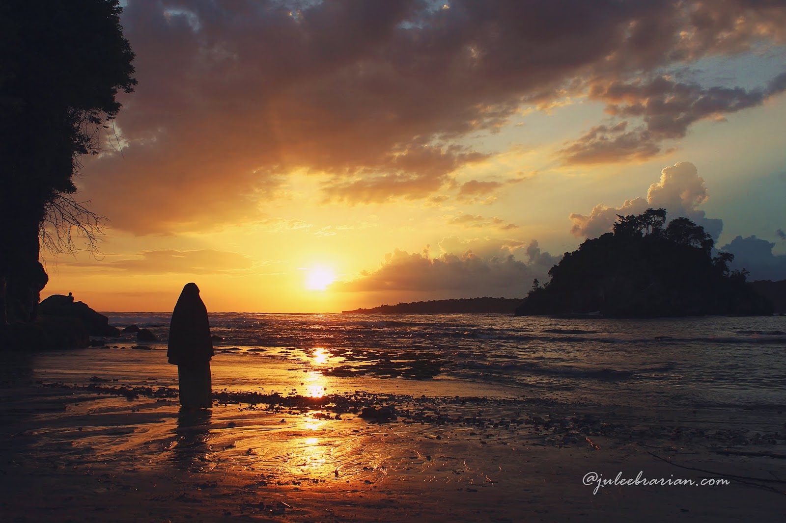 Crystal Bay Beach, Tempat Sunsetan Terbaik di Nusa Penida Blog Punya Jule