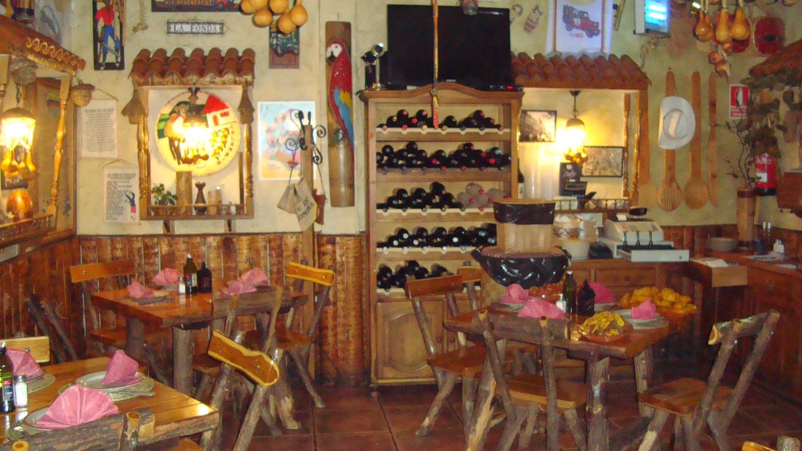 Restaurante, LA FONDA. Restaurante "LA FONDA" Colombiana