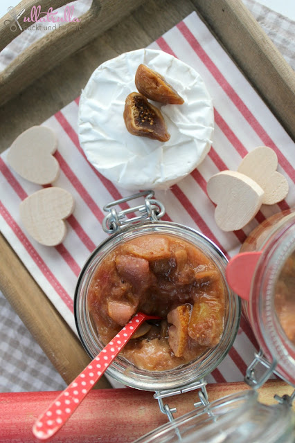 ullatrulla backt und bastelt: Obst wie von Oma | Rezept für Rhabarber ...