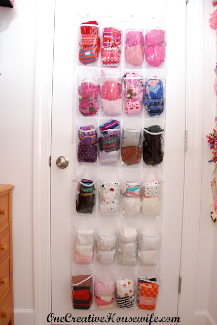 One Creative Housewife: Organizing My Daughter's Closet