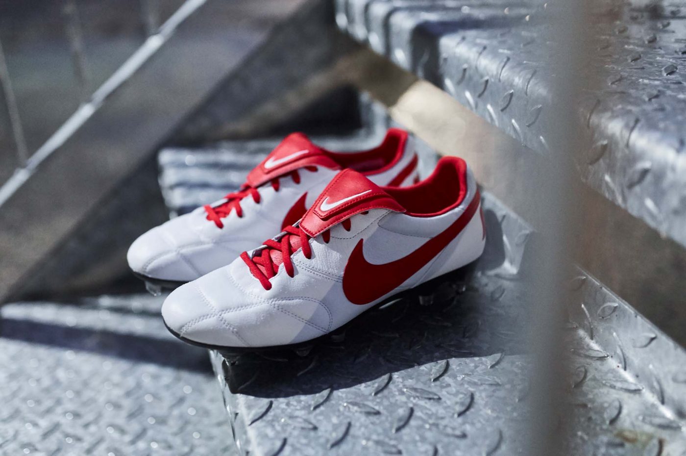 Formación asignación Derivar White / Red Nike Premier II Anti-Clog Boots Released - Footy Headlines