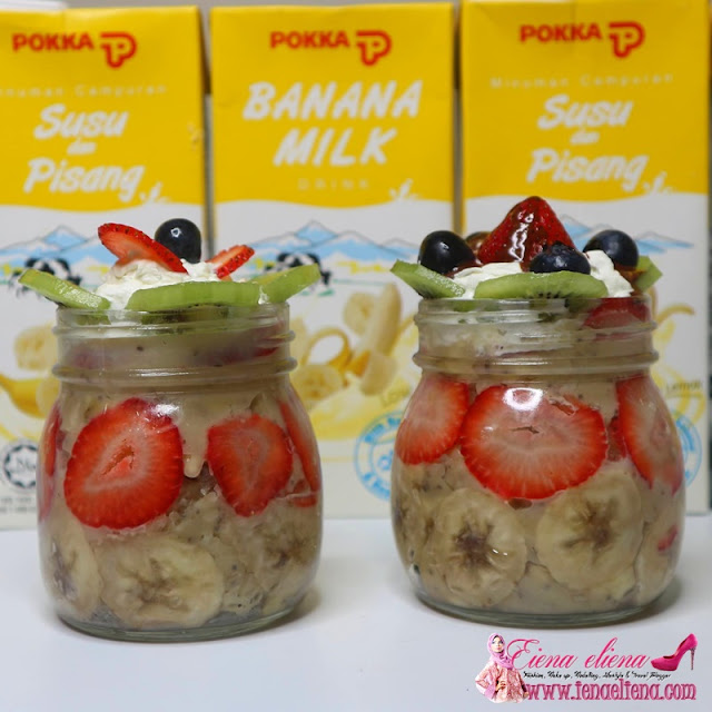 Banana Chia Puding With Strawberry