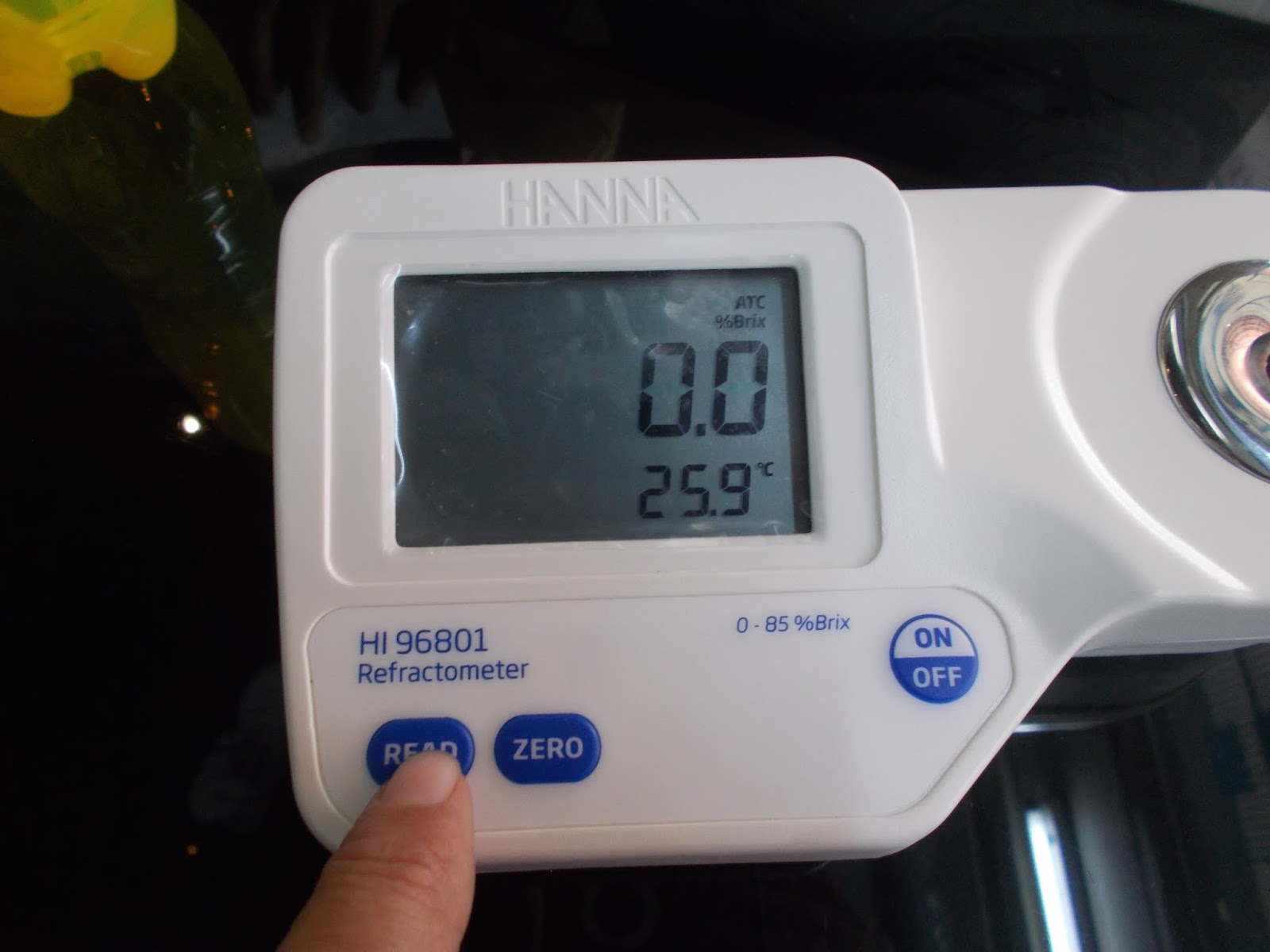 sciencetific products Hanna Digital Brix Refractometer Model HI96801