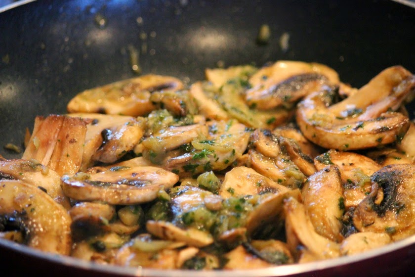 Comfy Cuisine- Home Recipes from Family & Friends: Spinach & Mushroom