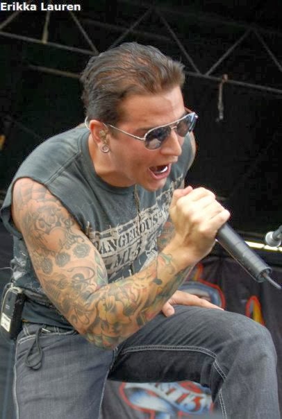For the ladies who like tattoos and dimples, I present, M Shadows :  r/LadyBoners