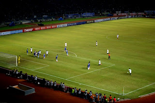 Indonesia All Stars vs Chelsea, rare Indonesia attack