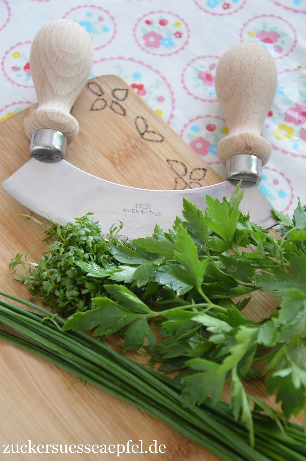 Einen leckeren Kräuterfrischkäse als Brotaufstrich selbst machen | ♥ ... Einen leckeren Kräuterfrischkäse als Brotaufstrich selbst machen | ♥ ...