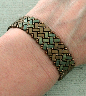 Linda's Crafty Inspirations: Half Tila Herringbone Bracelet