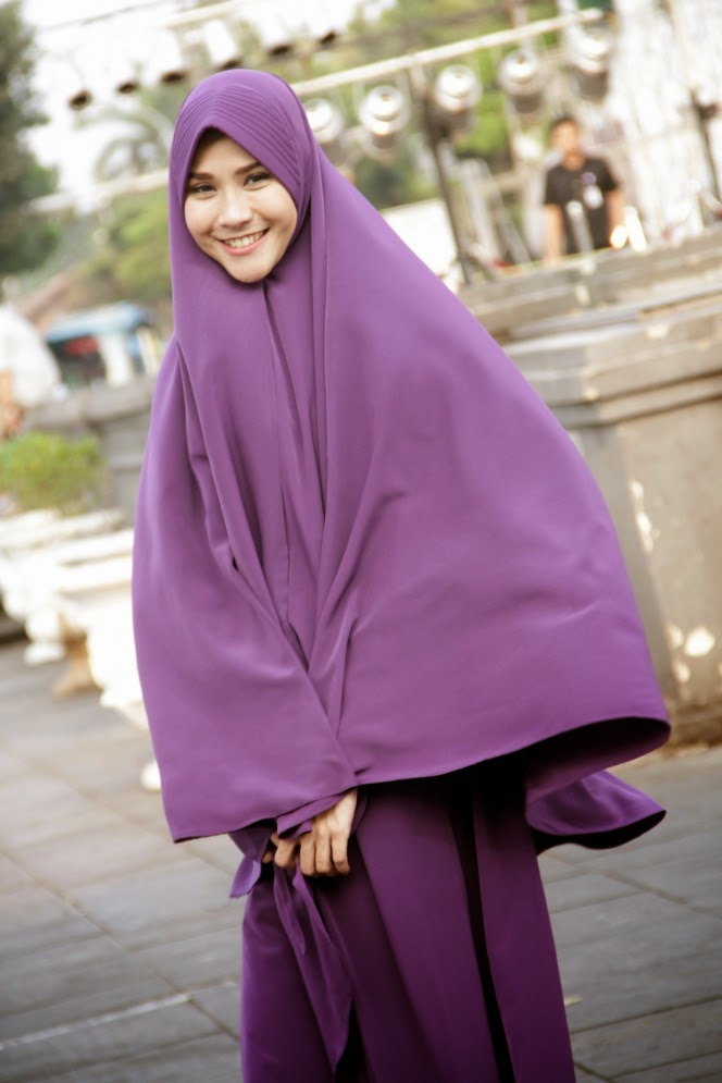 Foto Wanita Cantik Hijab Syari
