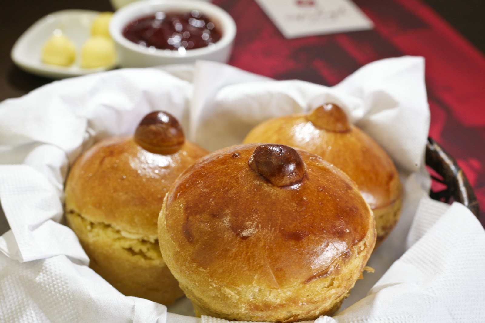 Papo De Cozinha... by Léo Felício SE O POVO ESTÁ COM FOME E NÃO TEM PÃO, QUE COMA BRIOCHES!!! Papo De Cozinha... by Léo Felício SE O POVO ESTÁ COM FOME E NÃO TEM PÃO, QUE COMA BRIOCHES!!!