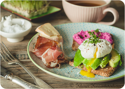 Mein perfektes Frühstück: Pochiertes Ei auf Avocadobrot 