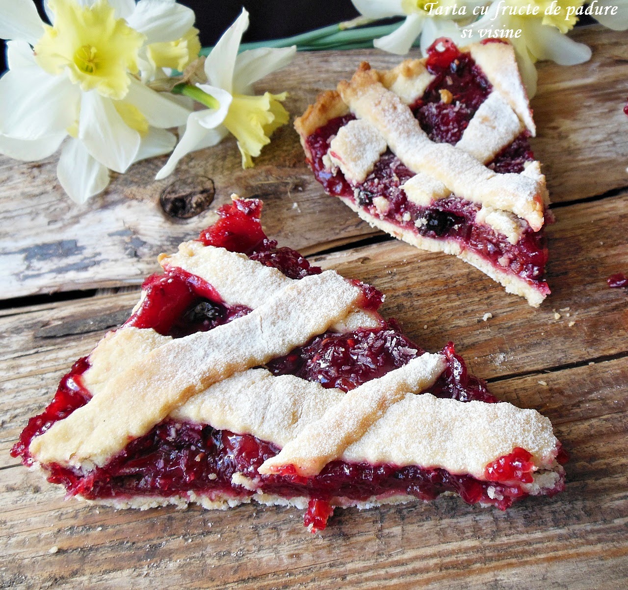 Tarta cu fructe de padure si visine