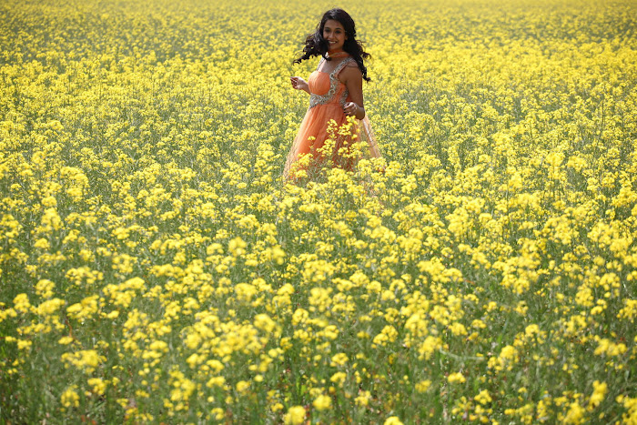 sarah jane dias spicy hq unseen pics