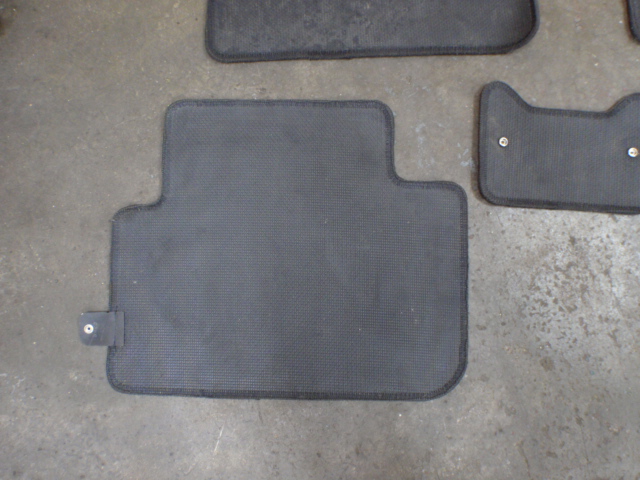 Honda%2BIntegra%2BType-R%2BDC2%2B1%2BSet%2BGenuine%2BCarpet%2BMats%2B%252815%2529.JPG