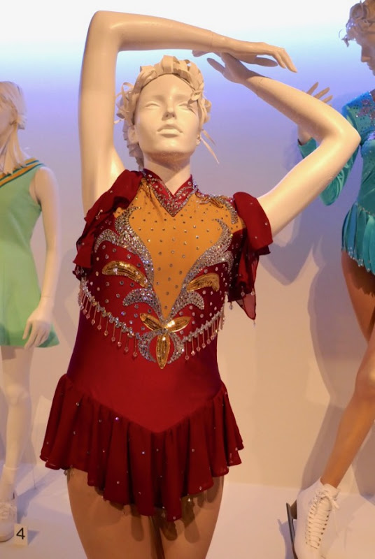 Margot Robbie I, Tonya ice skating costume Margot Robbie I Tonya ice skating costume