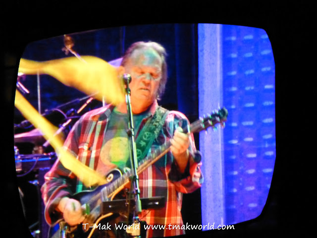 Neil Young – Concert Review Toronto November 19 2012
