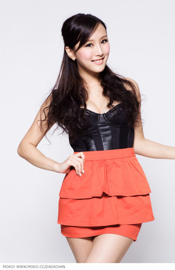 Foto : Hot Model China, Chen Jing | Senang Baca