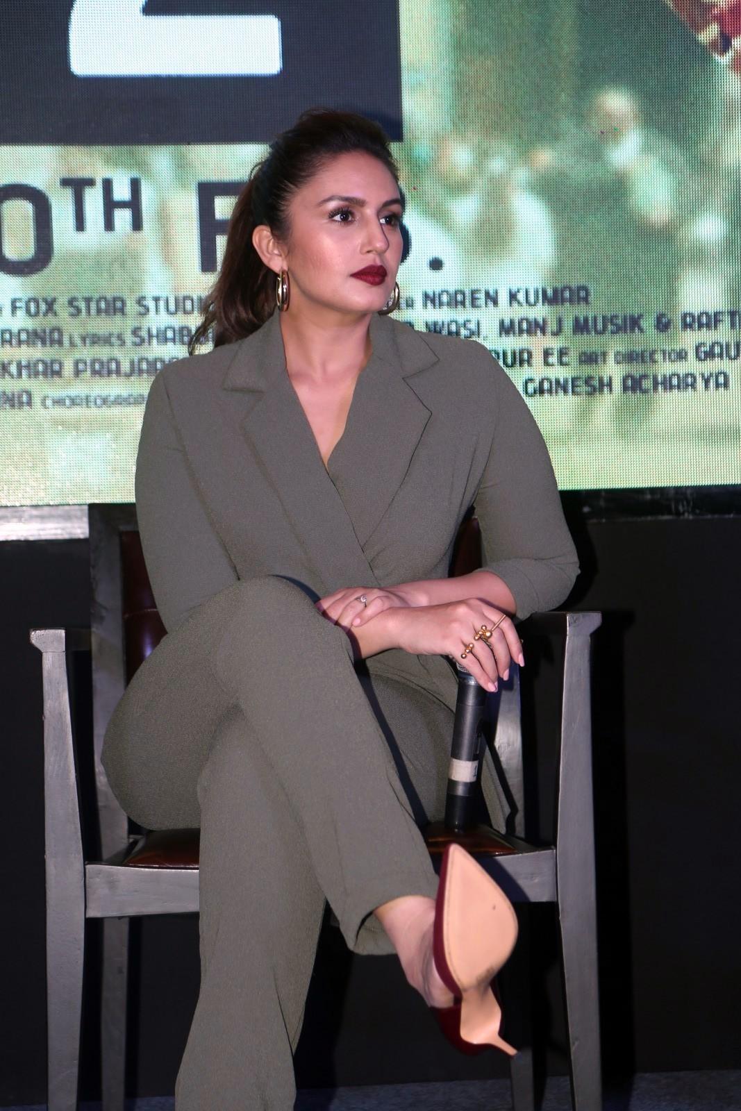 Huma Qureshi Looks Hot At Film â€œJolly LLB 2â€³ Press Meet In Hyderabad