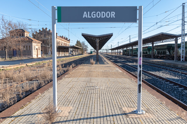 Estación abandonada, Algodor, Aranjuez, Toledo, Madrid, Renfe, Cartel informativo, vías, trenes