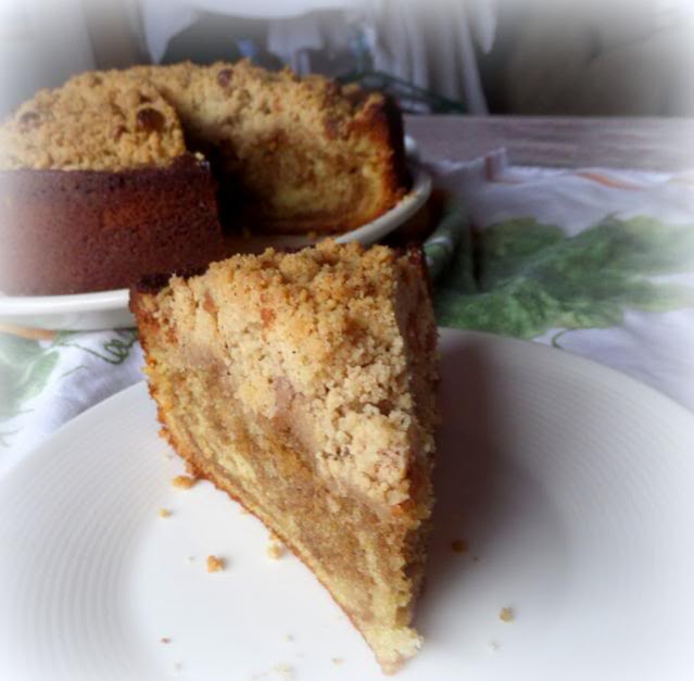 Crumb Topped Marble Cake