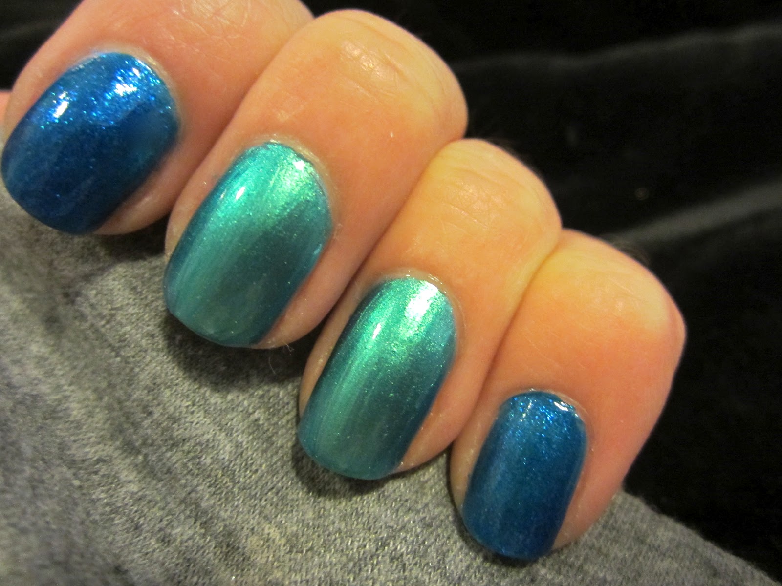 Train to Style: Nails of the Day: Blue and more Blue