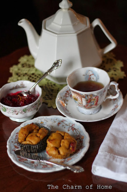 Brambly Hedge Winter Tea, The Charm of Home