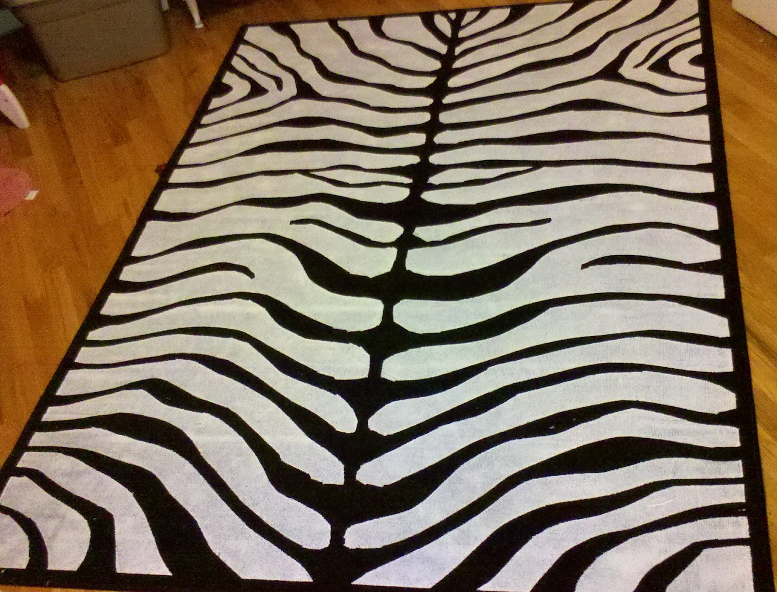 This Mommy! DIY zebra print rug