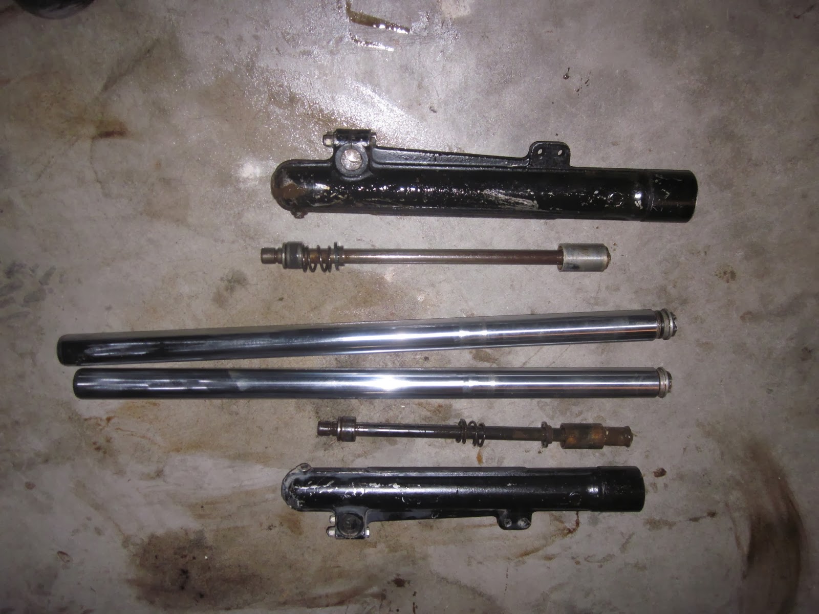 OldMotoDude Fork disassembly for 1977 Bultaco 250 Pursang MK10