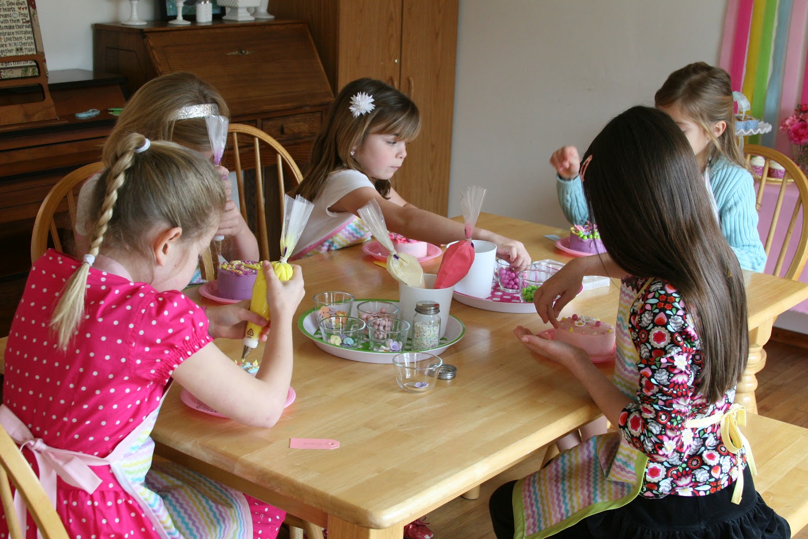 Grace's Cake Decorating Party - Glorious Treats