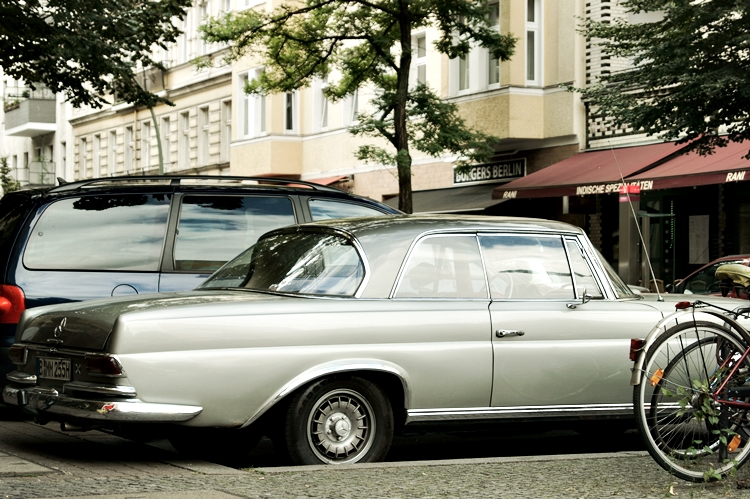 Blog + Fotografie by it's me! - Bloggertreffen in Berlin - Winterfeldtmarkt Schöneberg, Mercedes Oldtimer