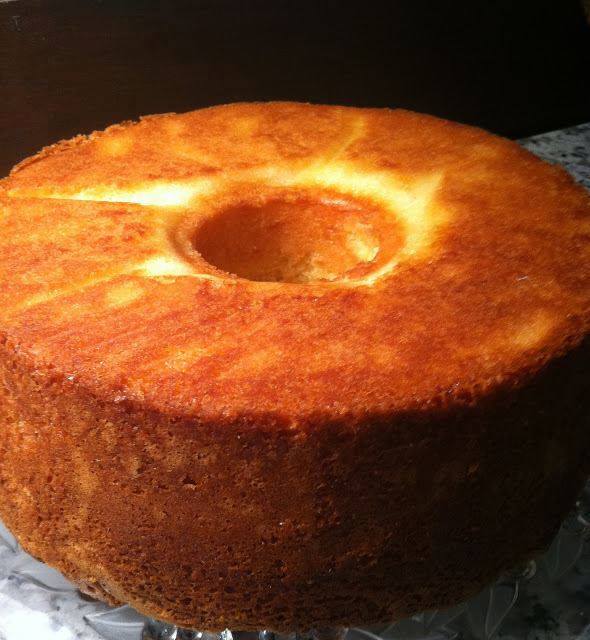 old fashioned sour cream pound cake