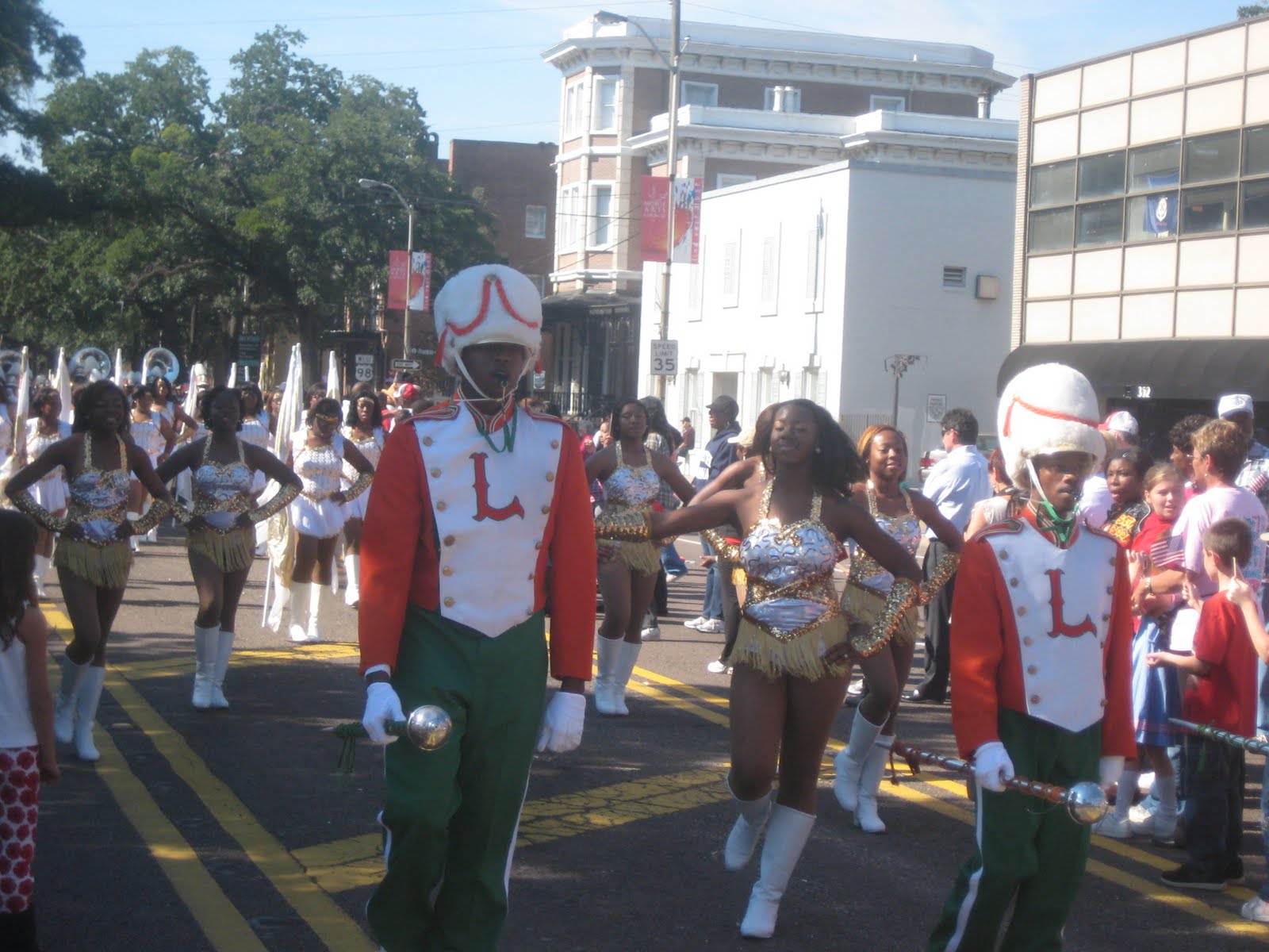 Southern Folk Artist & Antiques Dealer/Collector Labor day parade